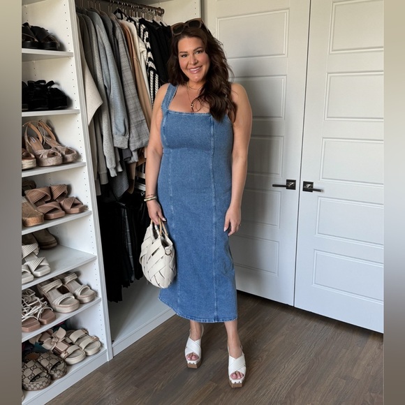 Abercrombie & Fitch Dresses & Skirts - Abercrombie Denim Column Midi Dress